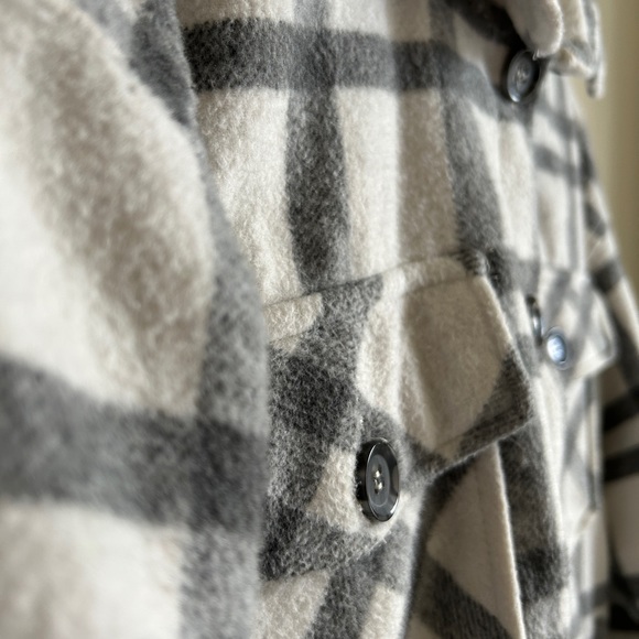 Thread and Supply White & Gray Check Pattern Shacket - Size Medium - Picture 2 of 4